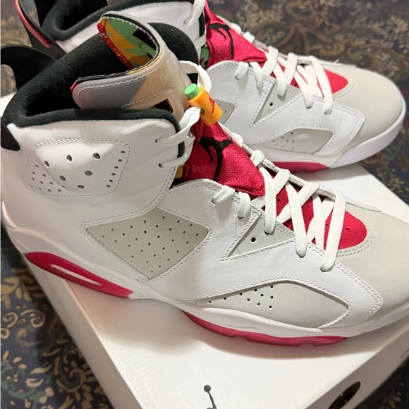 Jordan Sneakers White and Pink - Picture 1 of 3